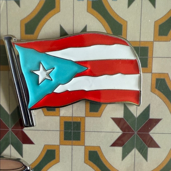 Bad Bunny Residency from El Choli Enamel Pin Set - Picture 5 of 7